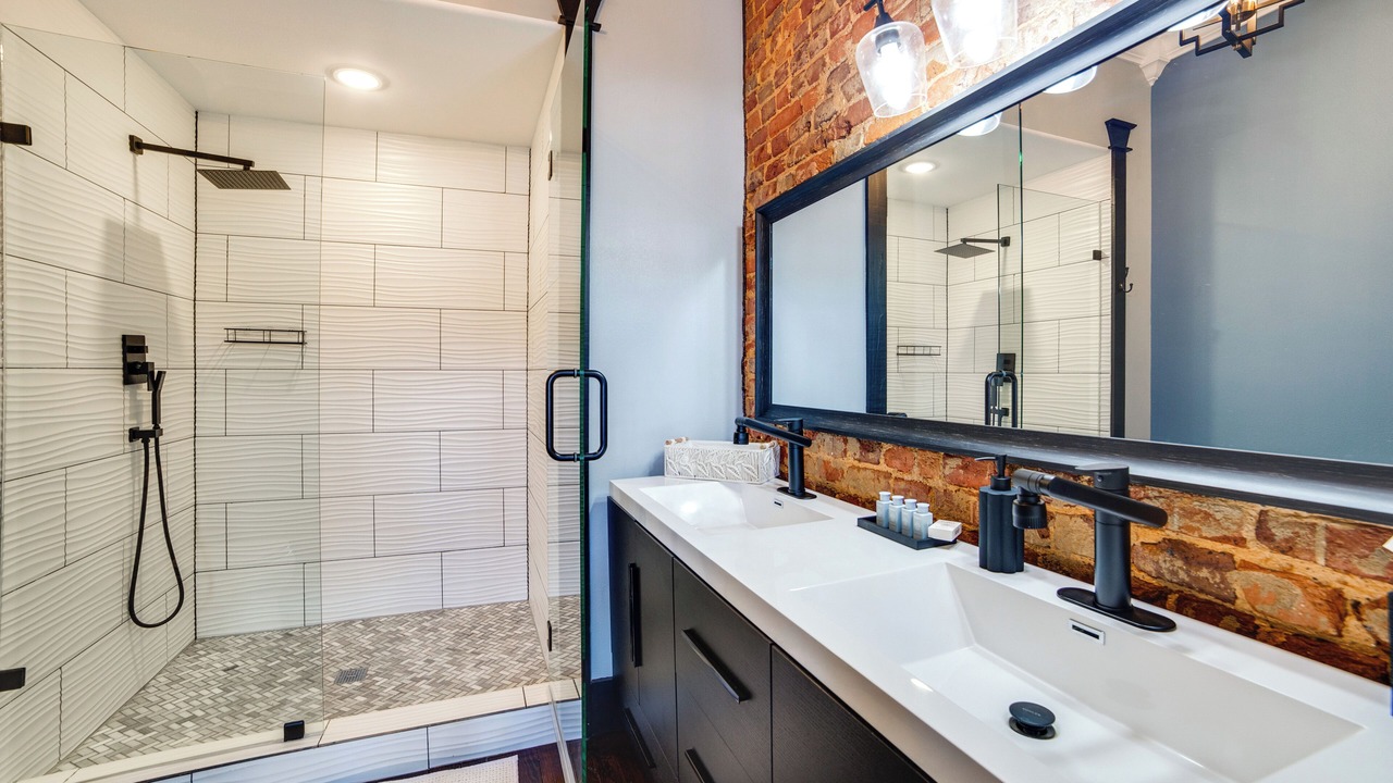 Photo of Bathroom in Marshall