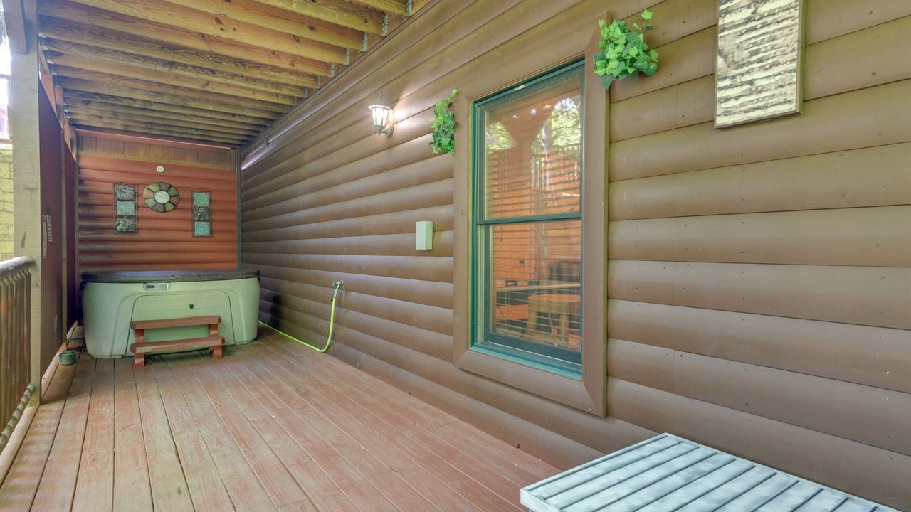 Photo of Patio Balcony in Hemlock Hills