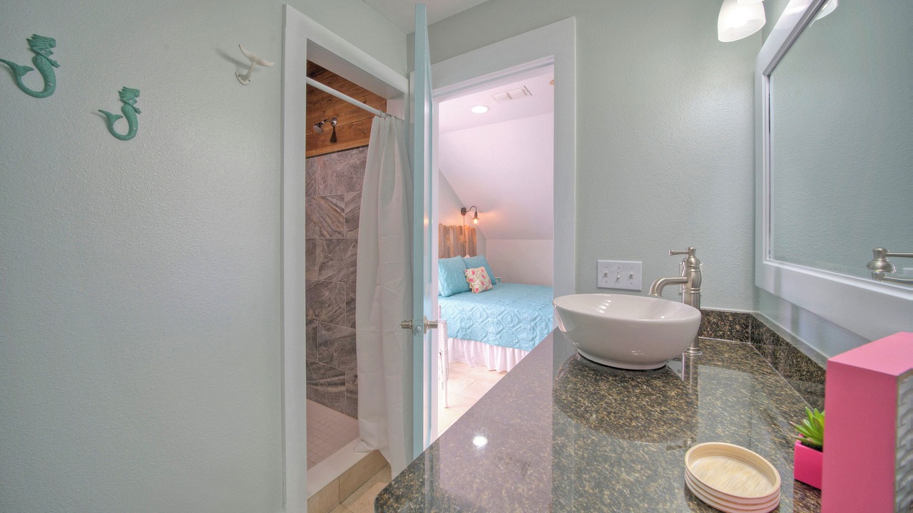 Photo of Bathroom in Leeward Sands