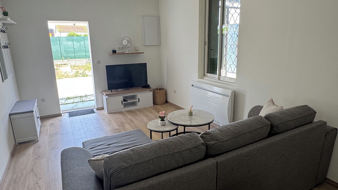 Photo of Livingroom in Croix de Pierre - Route d'Espagne