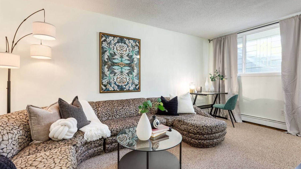 Photo of Livingroom in Crescent Heights