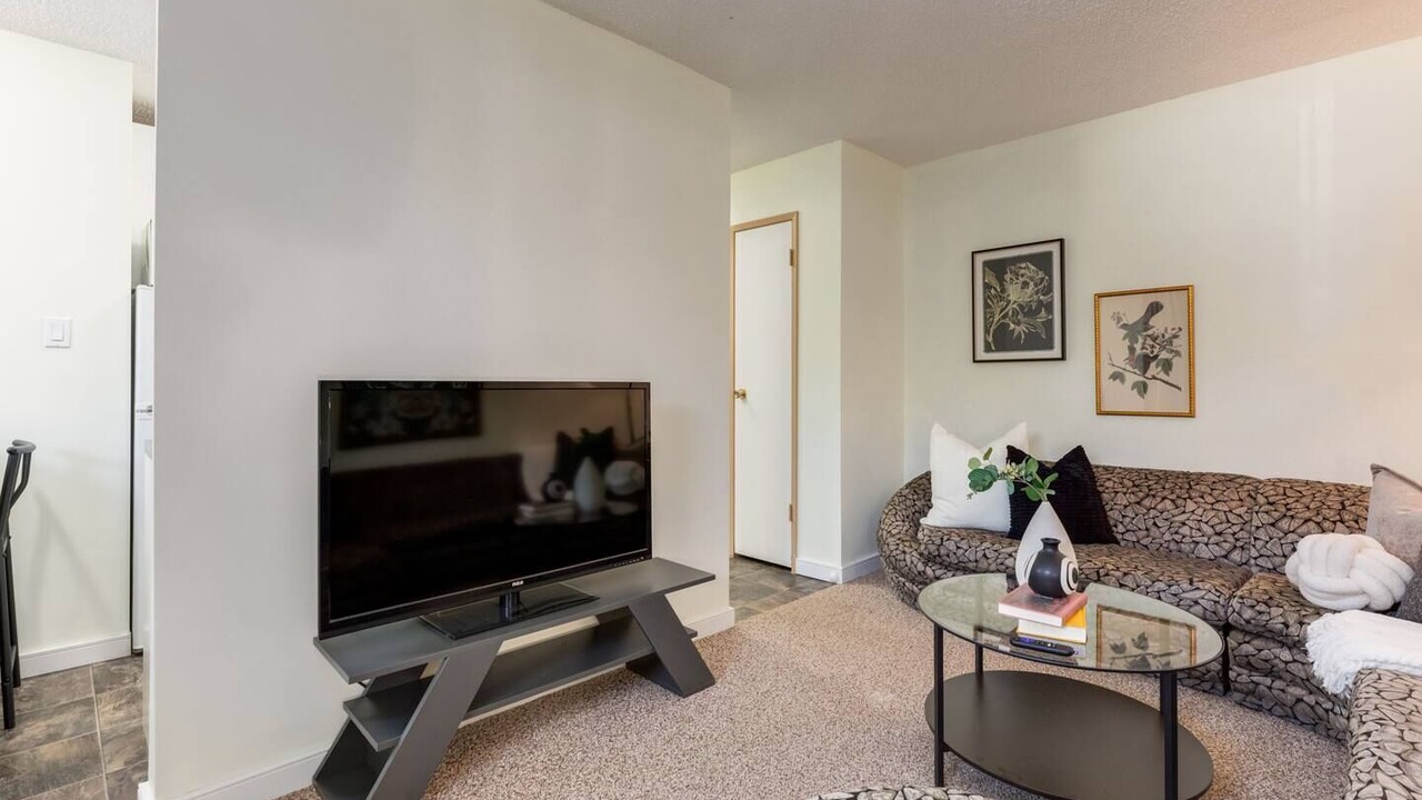 Photo of Livingroom in Crescent Heights