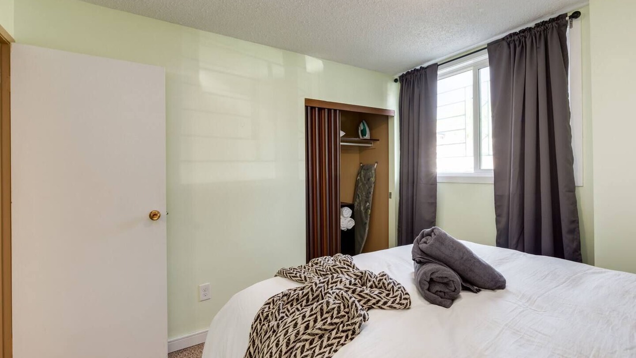 Photo of Bedroom in Crescent Heights
