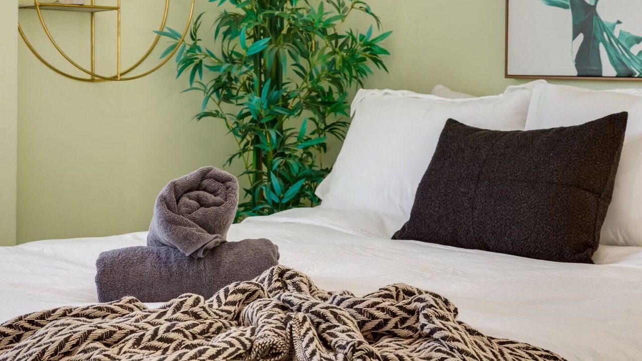 Photo of Bedroom in Crescent Heights