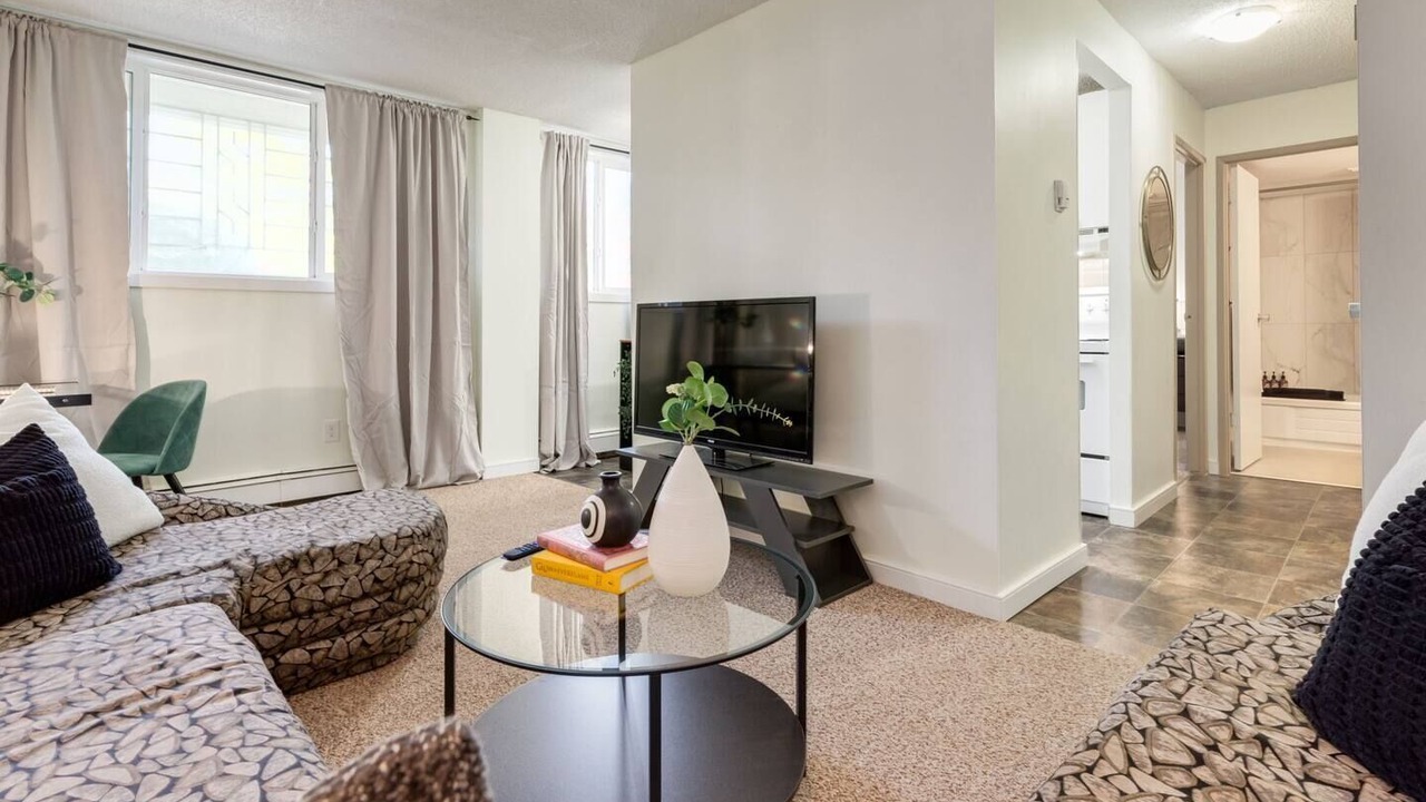 Photo of Livingroom in Crescent Heights