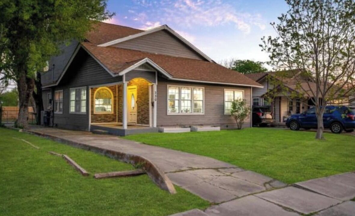 Photo of Outdoor in Highland Park