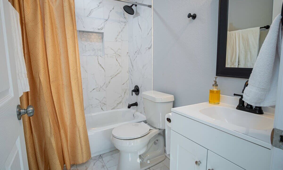 Photo of Bathroom in Historic Garderns