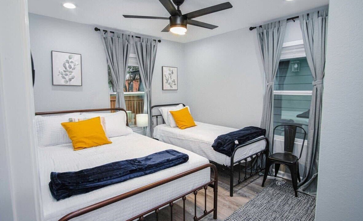 Photo of Bedroom in Historic Garderns