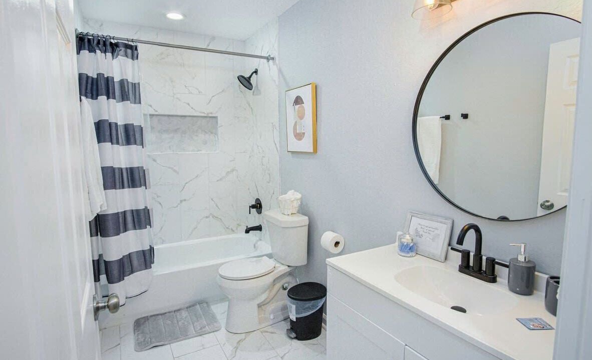 Photo of Bathroom in Historic Garderns