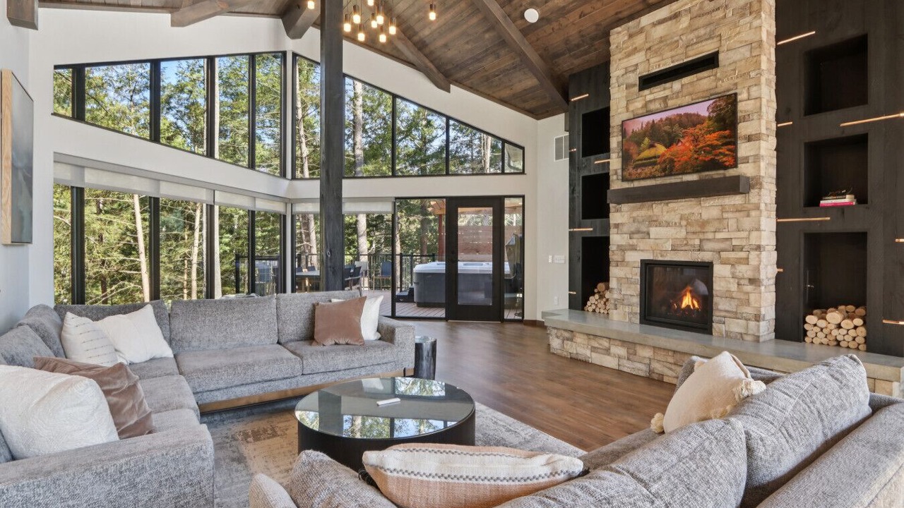 Photo of Livingroom in Lake Delton