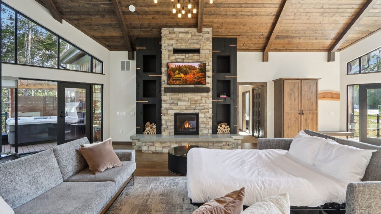 Photo of Bedroom in Lake Delton