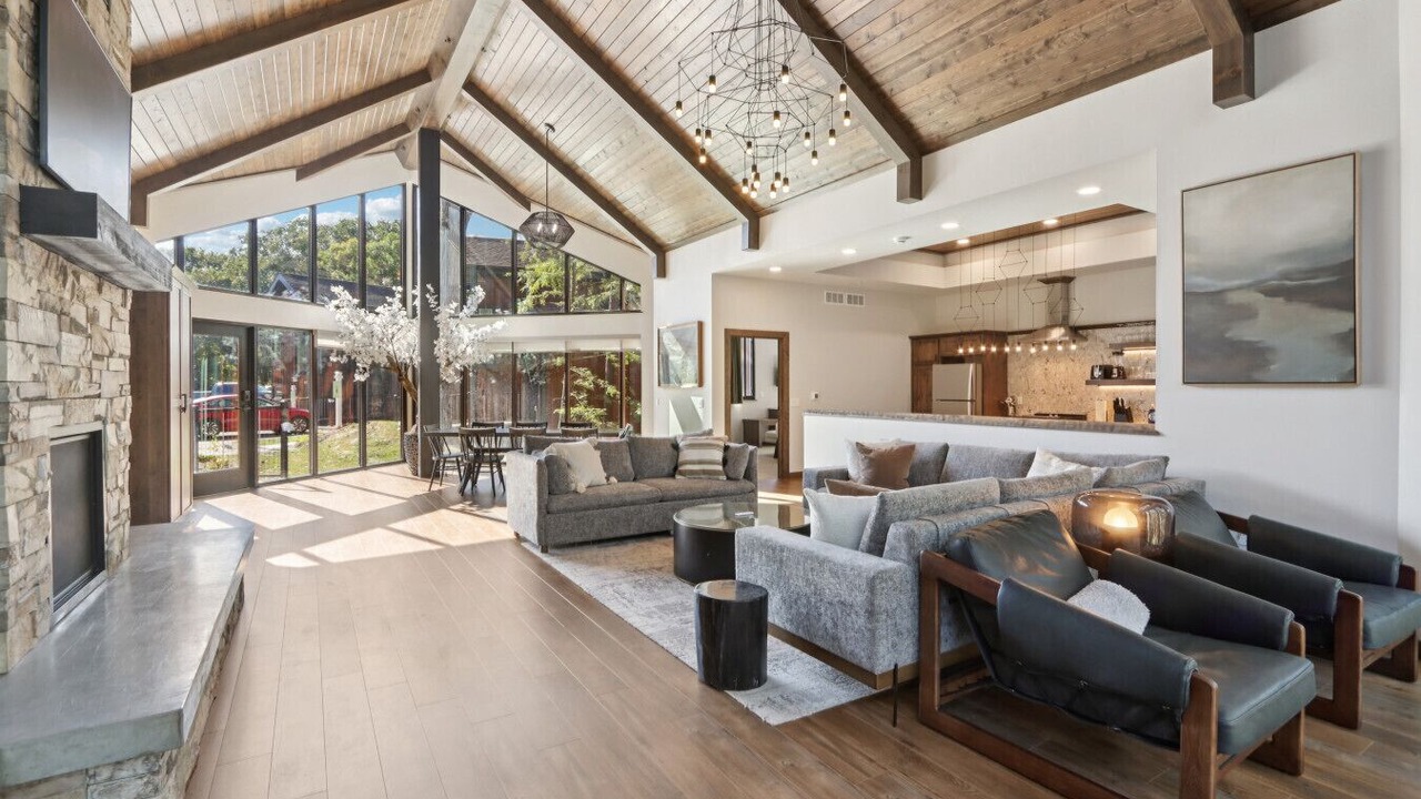 Photo of Livingroom in Lake Delton