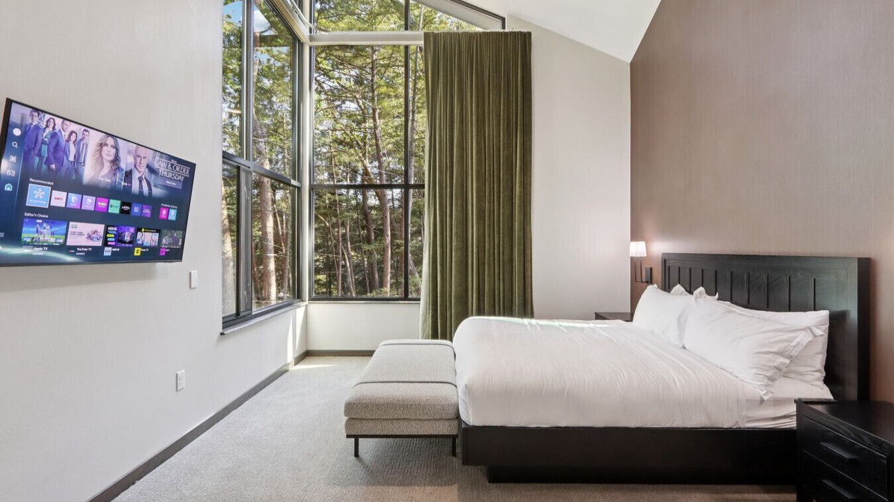 Photo of Bedroom in Lake Delton