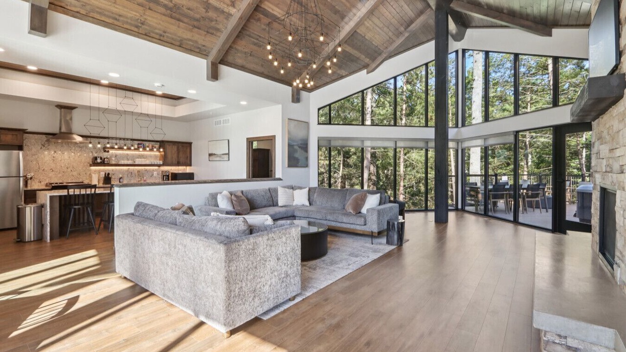 Photo of Livingroom in Lake Delton