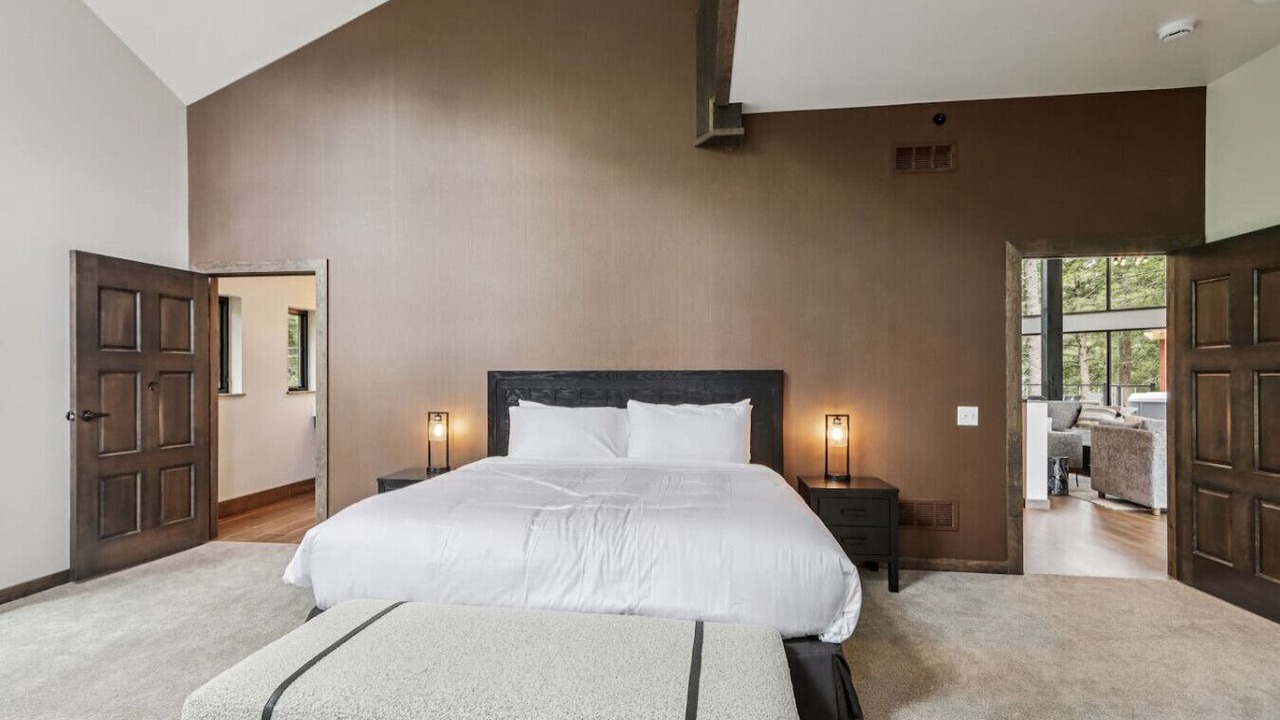 Photo of Bedroom in Lake Delton