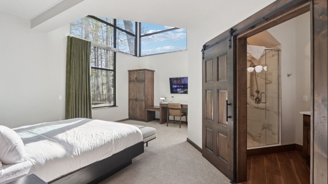 Photo of Bedroom in Lake Delton