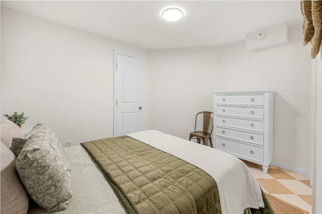 Photo of Bedroom in Lindridge-Martin Manor