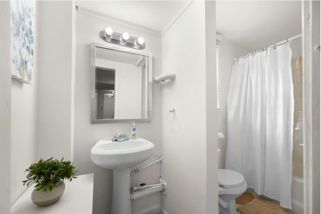 Photo of Bathroom in Lindridge-Martin Manor