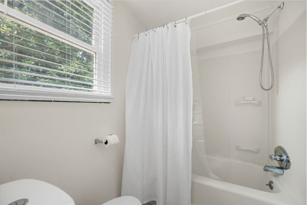 Photo of Bathroom in Lindridge-Martin Manor