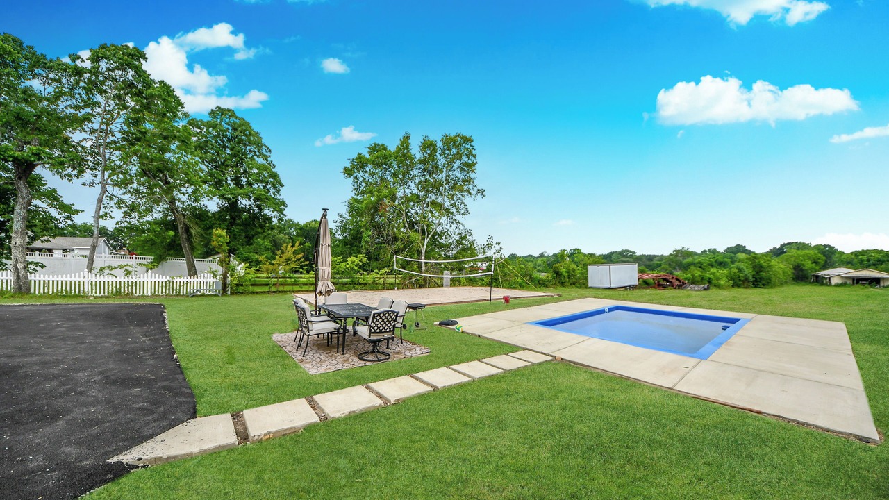 Photo of Outdoor in Blue Bell Estates