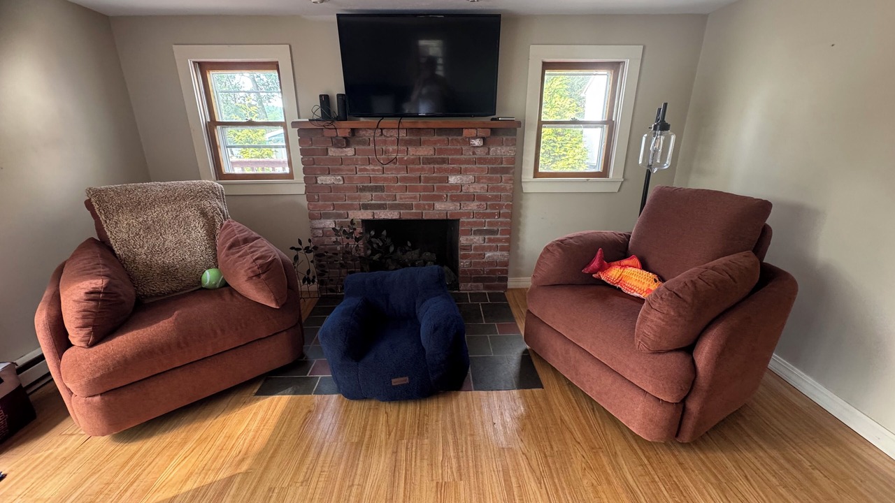 Photo of Livingroom in Charlton