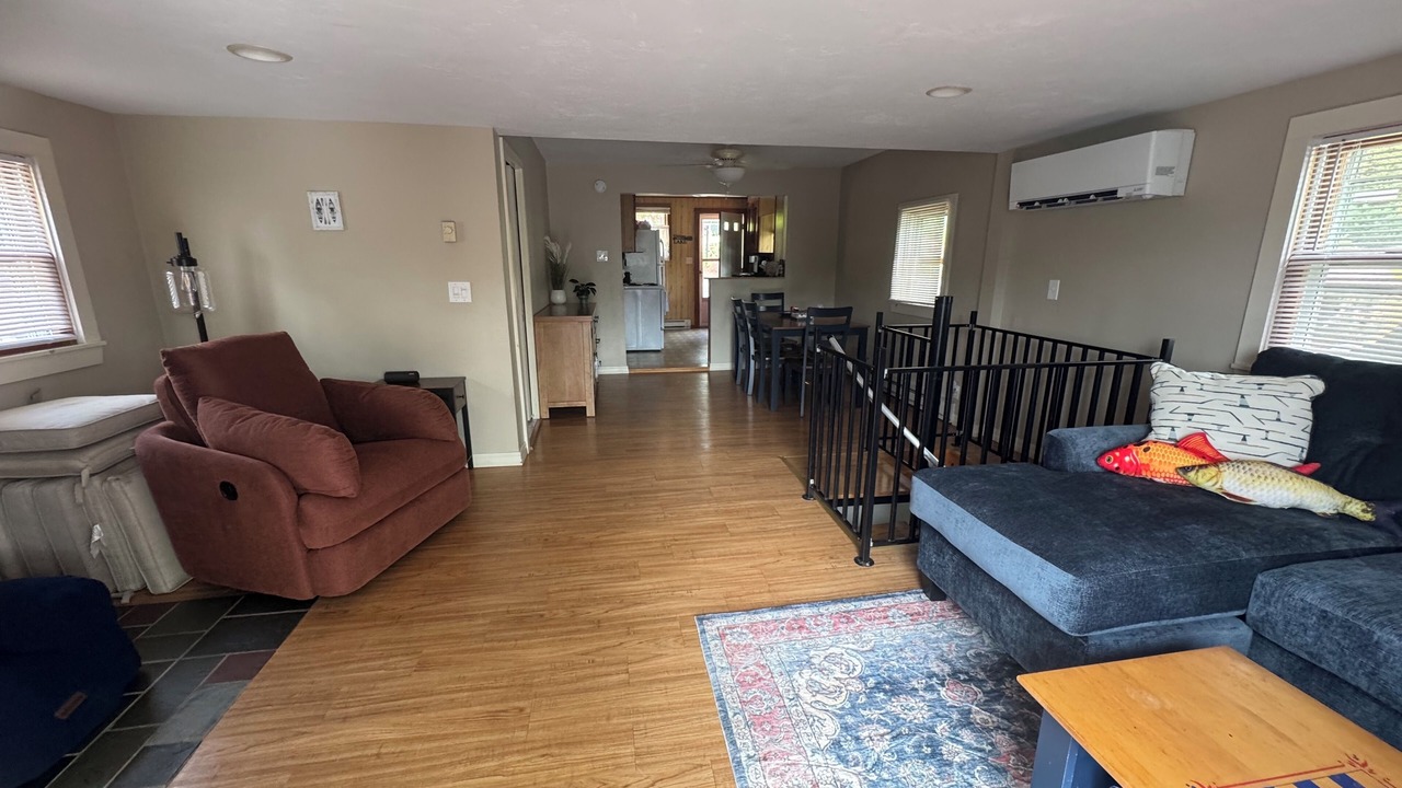 Photo of Livingroom in Charlton