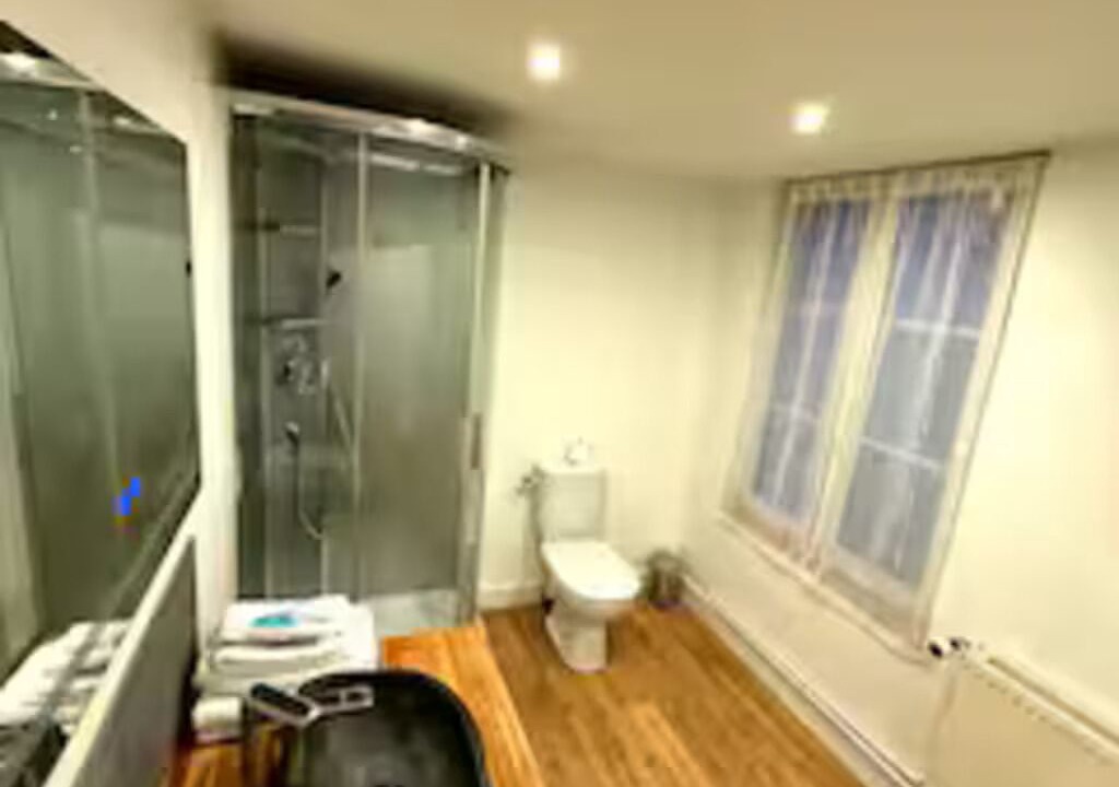 Photo of Bathroom in Langres