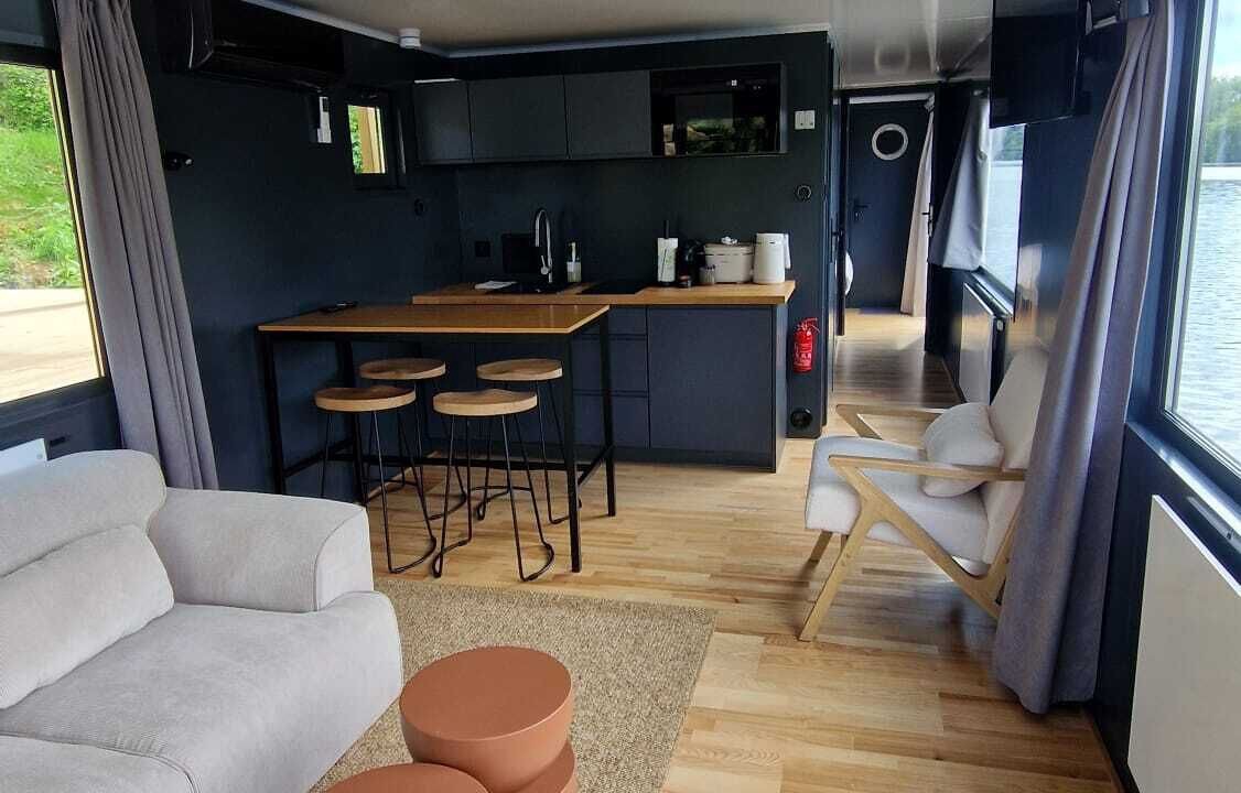 Photo of Livingroom in Montreuil-Juigne