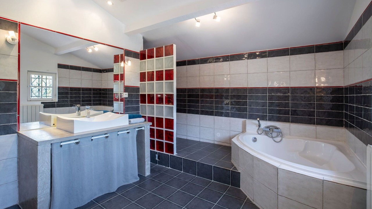 Photo of Bathroom in Saint-Georges-d'Orques