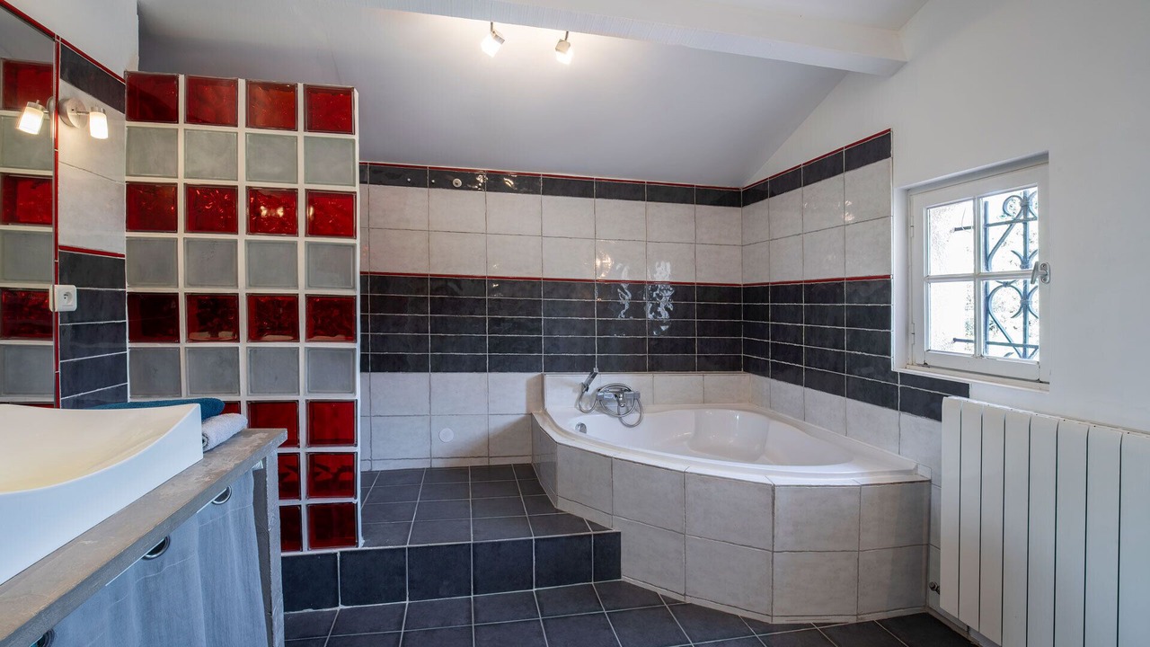 Photo of Bathroom in Saint-Georges-d'Orques