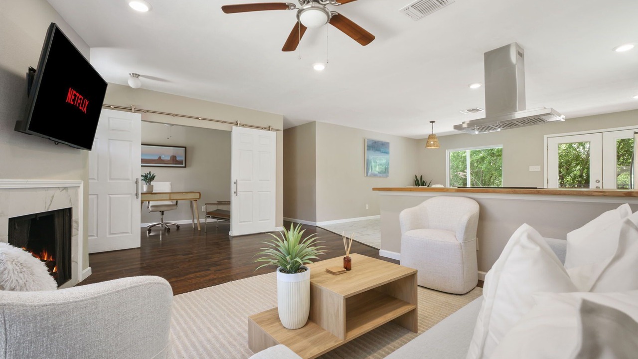Photo of Livingroom in Leon Valley