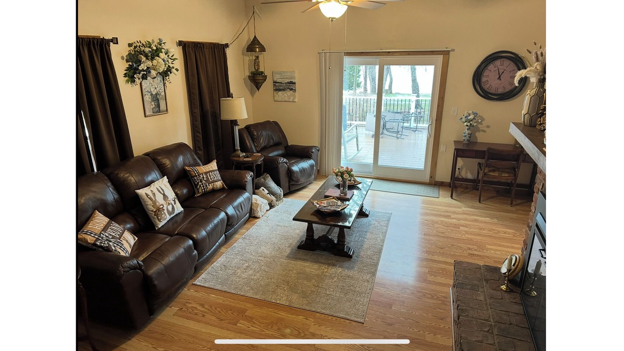 Photo of Livingroom in Elizabethtown