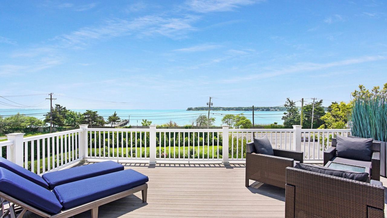 Photo of Patio Balcony in Hampton Bays