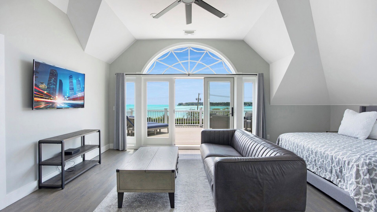 Photo of Livingroom in Hampton Bays