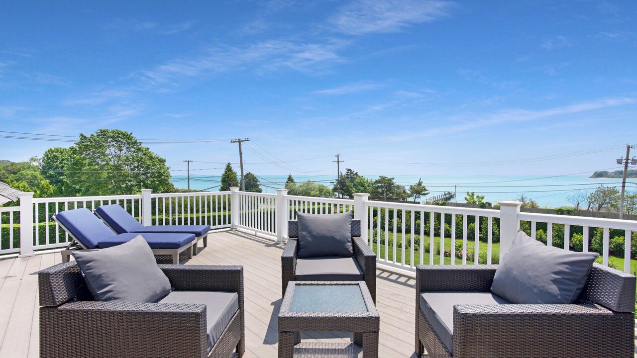 Photo of Patio Balcony in Hampton Bays