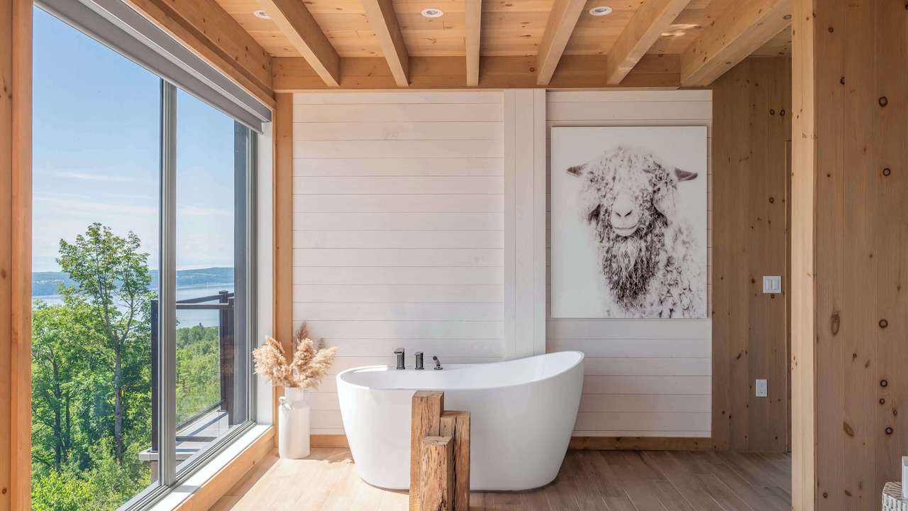 Photo of Bedroom in Saint-Joseph-de-la-Rive