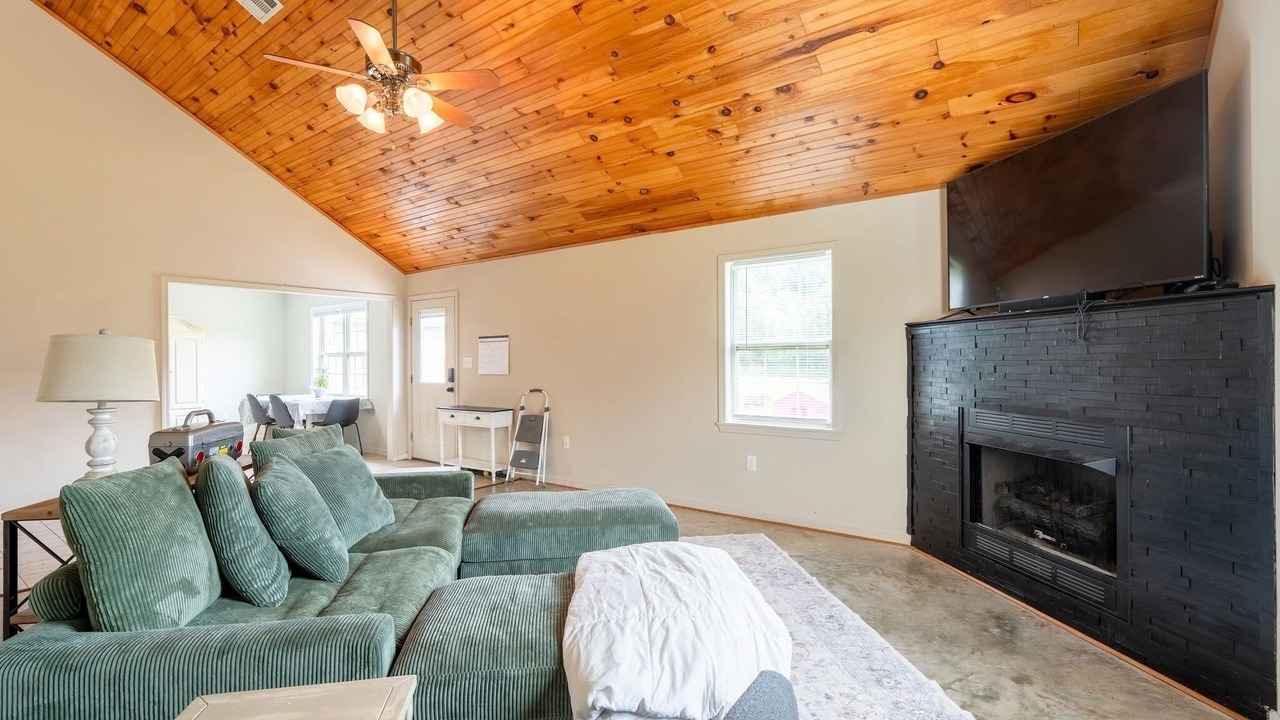 Photo of Livingroom in Pangburn
