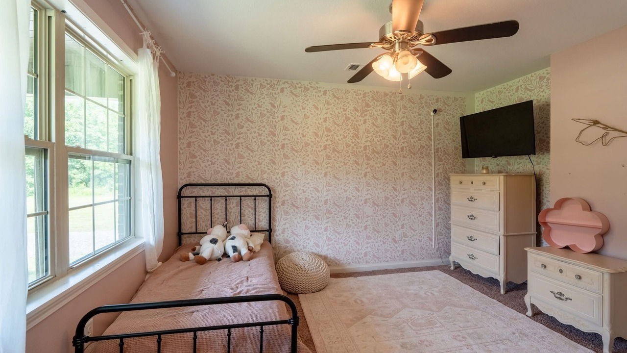 Photo of Bedroom in Pangburn