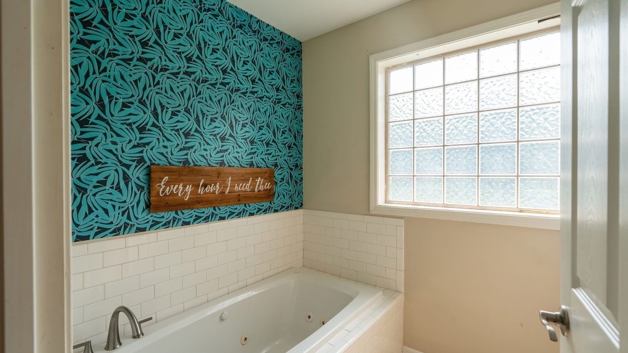 Photo of Bathroom in Pangburn