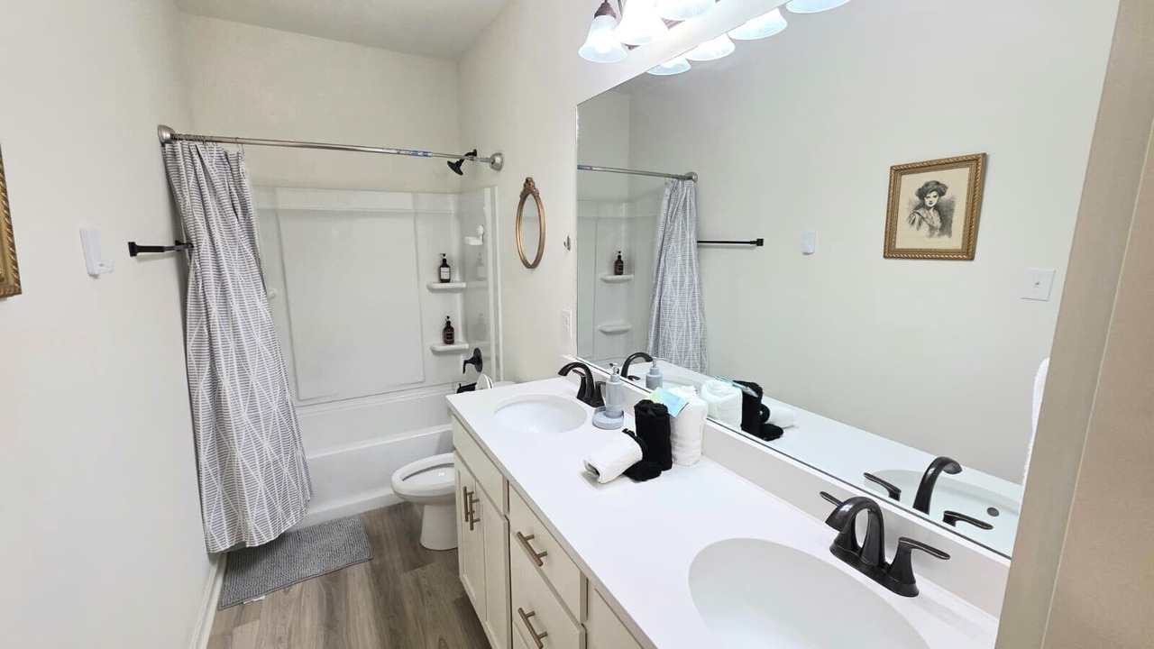 Photo of Bathroom in Highlands - Perkins