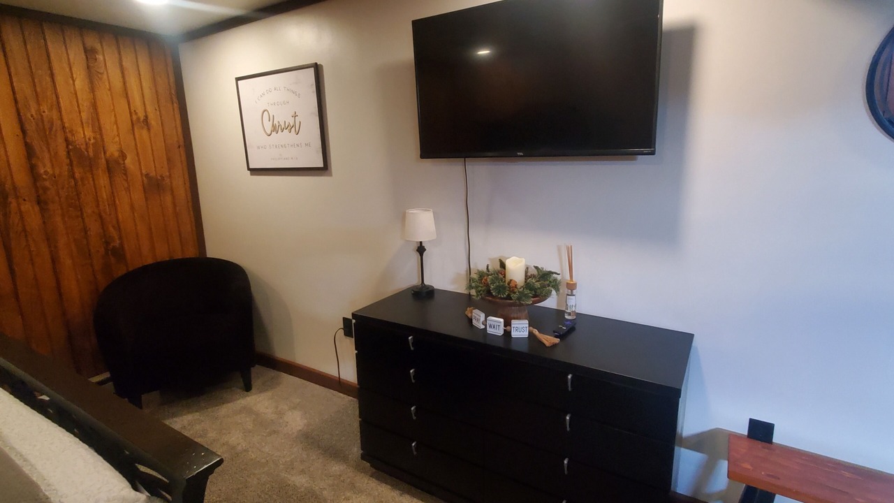 Photo of Bedroom in Pleasant Hall