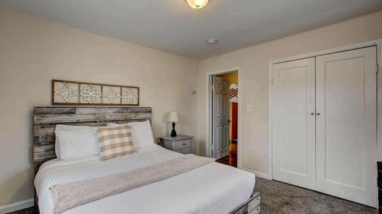 Photo of Others in Star