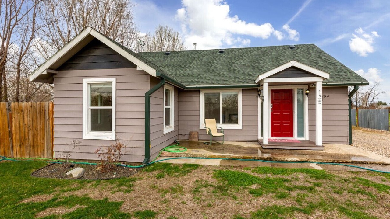 Photo of Others in Star