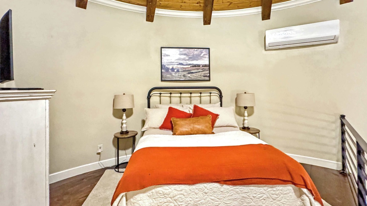 Photo of Bedroom in Springdale