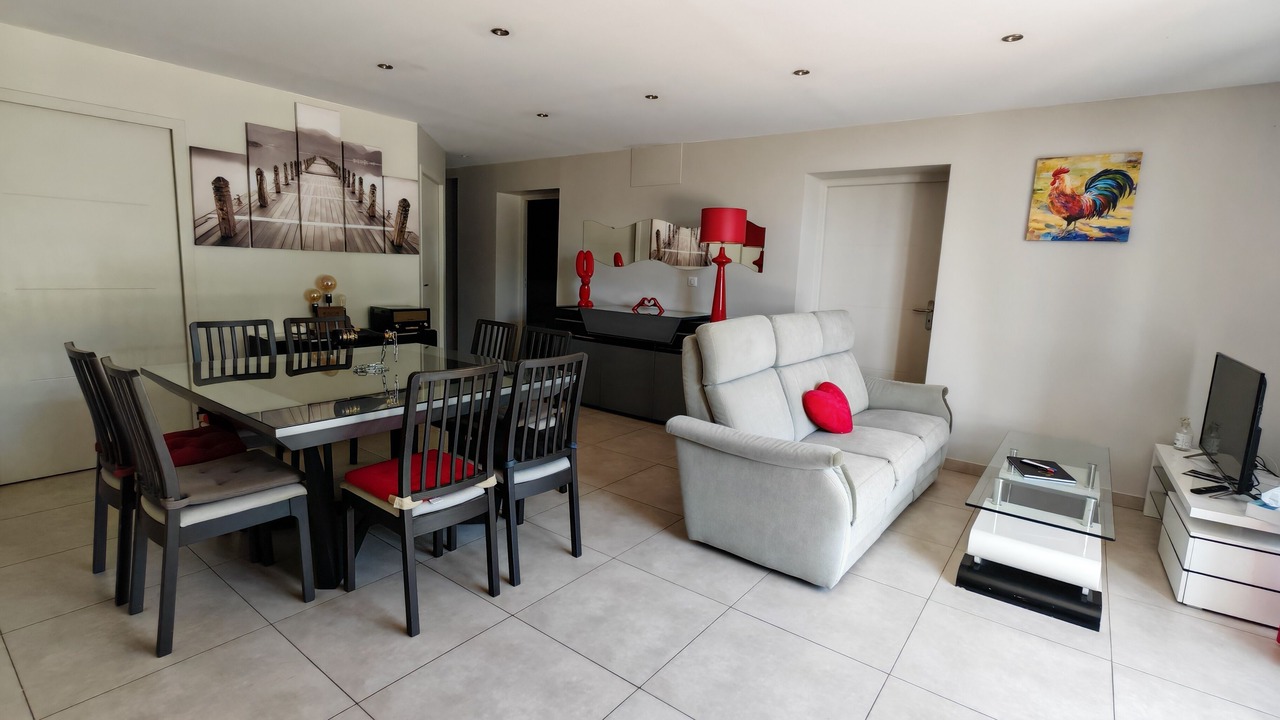 Photo of Livingroom in Saint-Jean-Lachalm