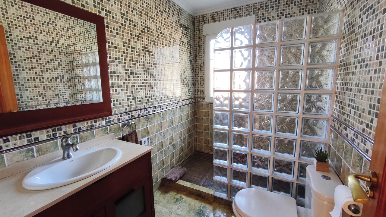Photo of Bathroom in Torrent