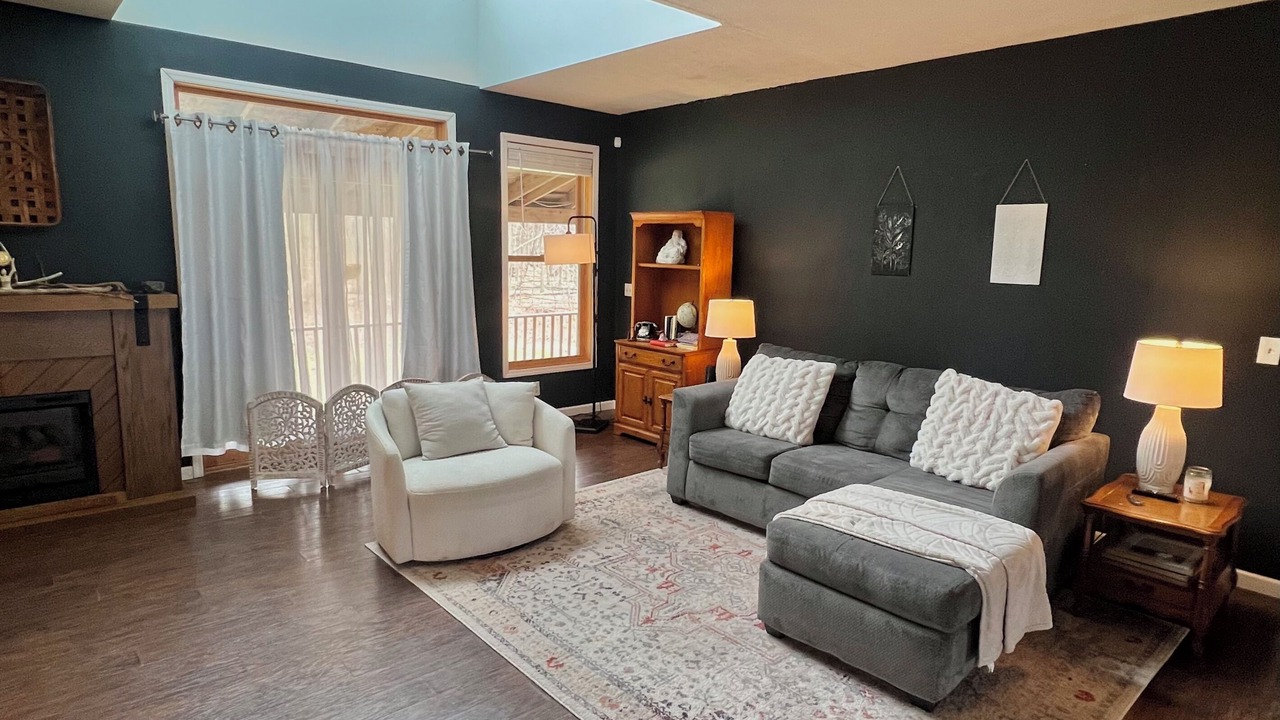 Photo of Livingroom in LaFayette