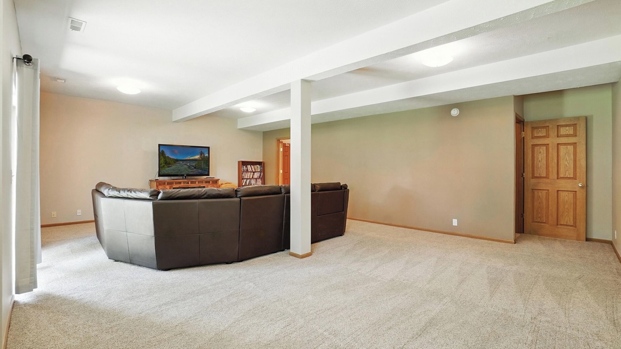 Photo of Livingroom in McArdle