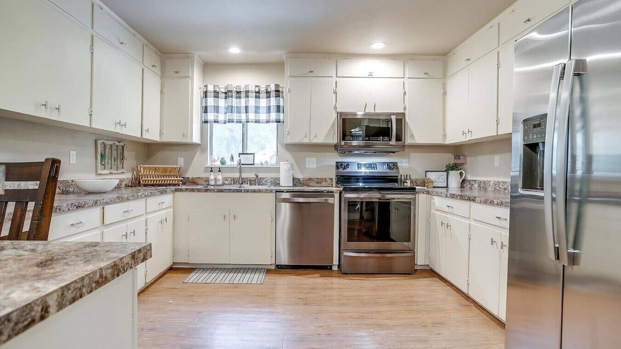 Photo of Kitchen in Laguna Park