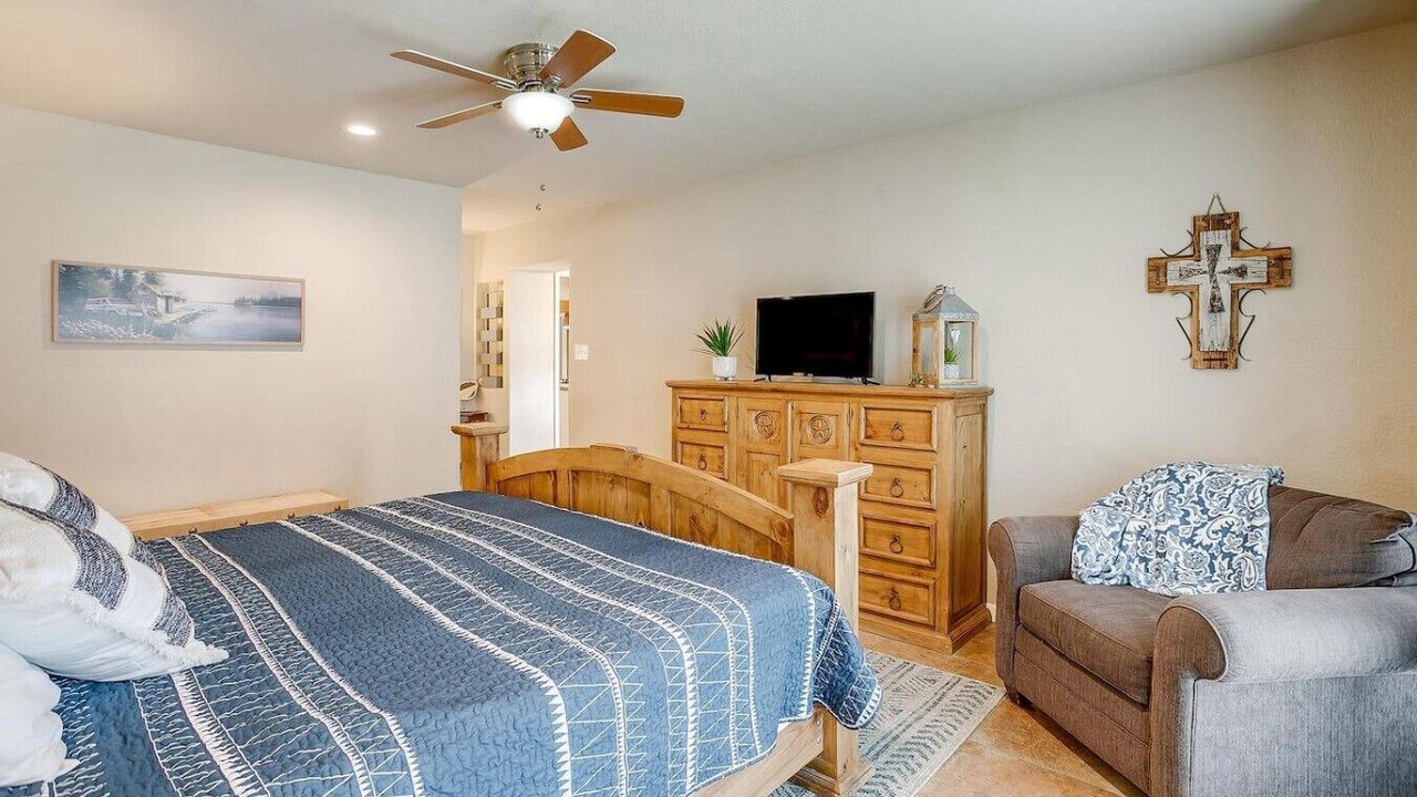 Photo of Bedroom in Laguna Park